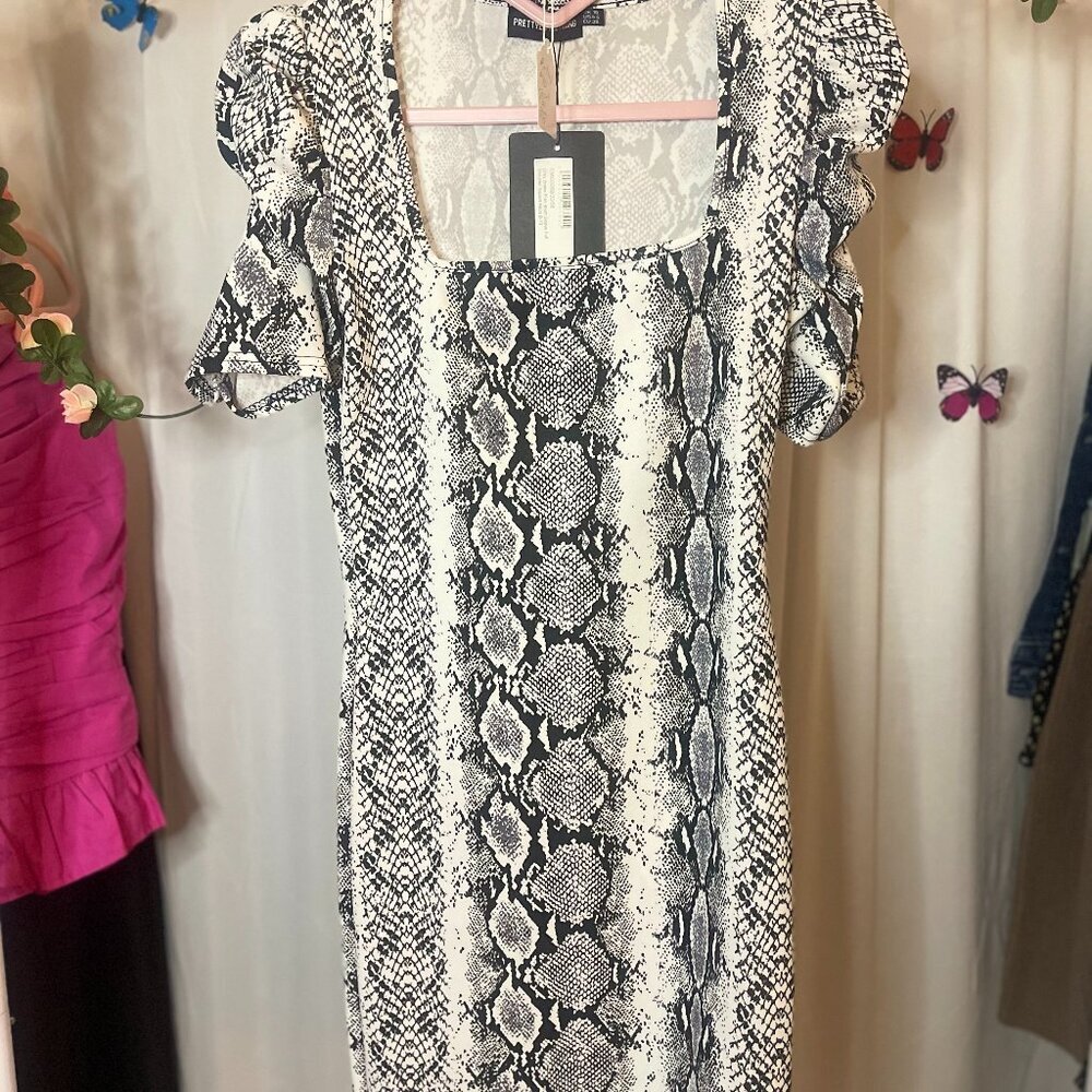 PrettyLittleThing Women's Sassy Snake Pattern Dress - Bold & Trendy